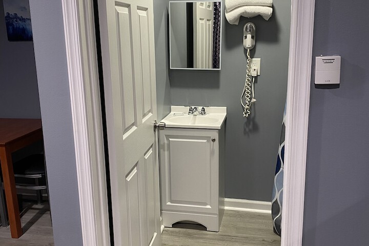 Room 32 of 34