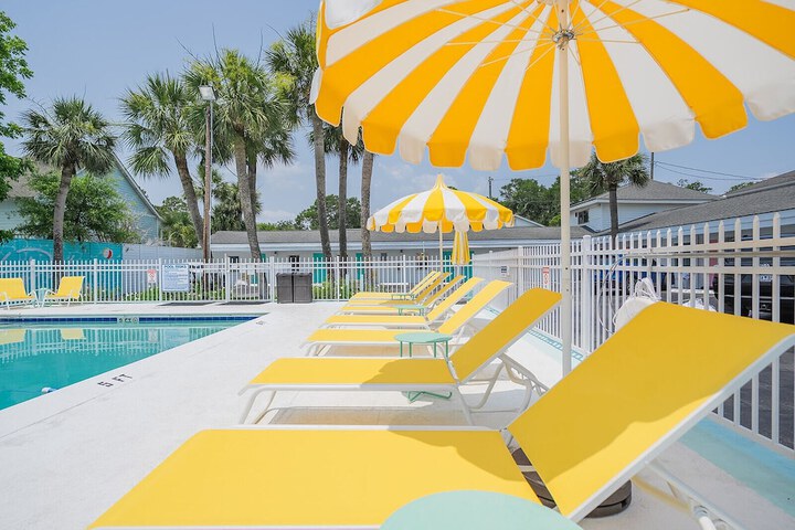 Royal Palms Motel