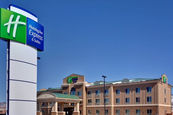 Holiday Inn Express Hotel & Suites Grants - Milan by IHG