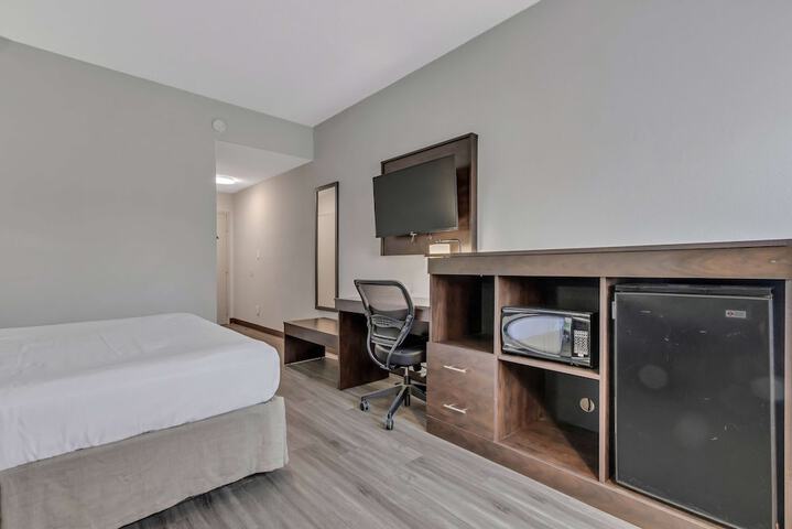 Room 20 of 38
