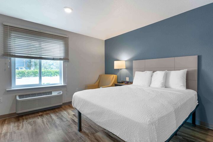 Room 21 of 32