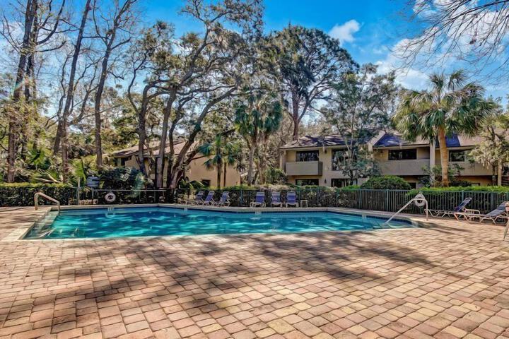 Pool 4 of 27