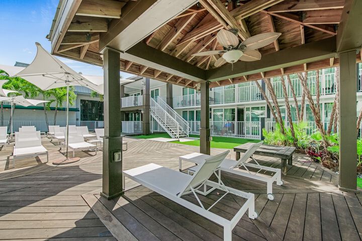 Casey Key Resorts - Mainland