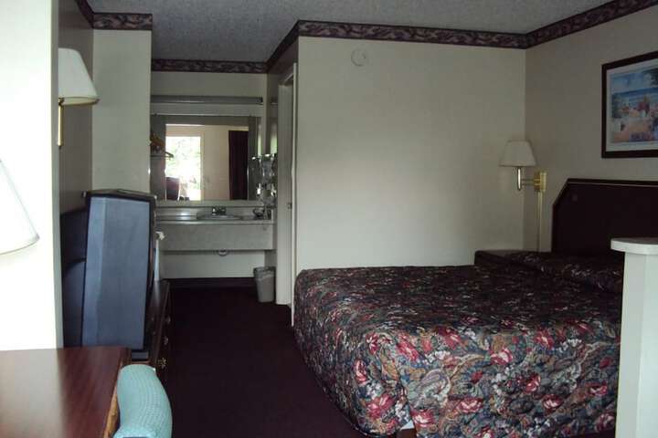Room 14 of 14
