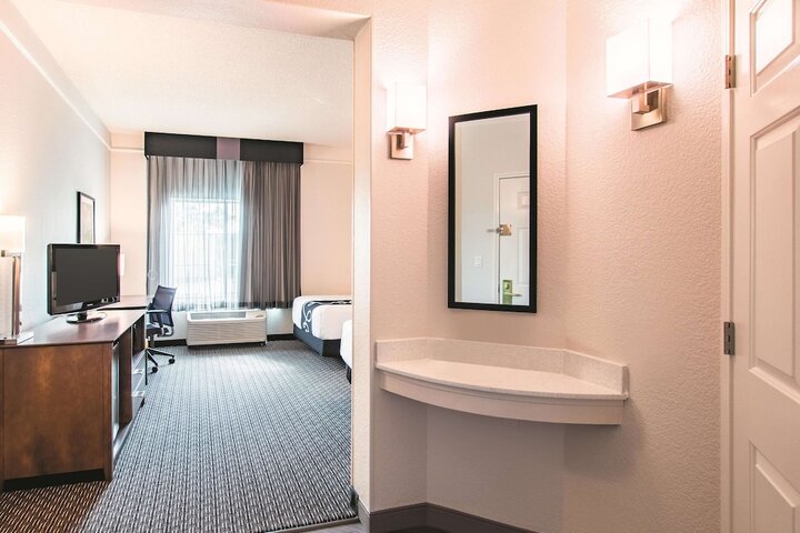 Room 19 of 44
