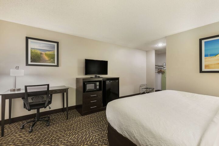 Room 11 of 34