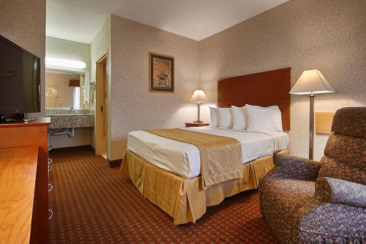 Room 16 of 28