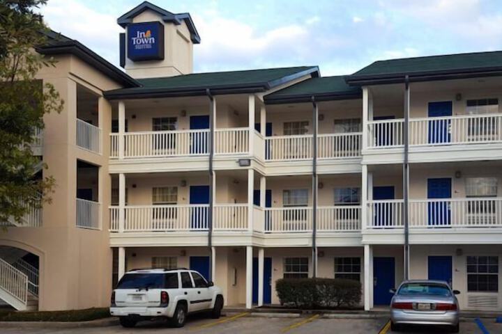 Hotel 2 of 18
