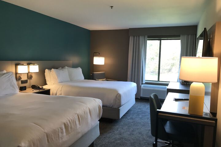 Comfort Inn & Suites NW Milwaukee