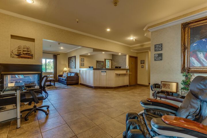 Best Western Lakewinds
