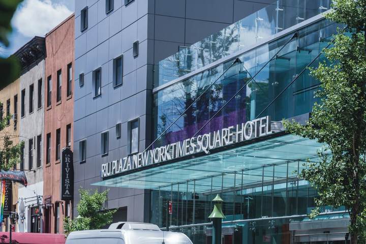 Hotel 6 of 108