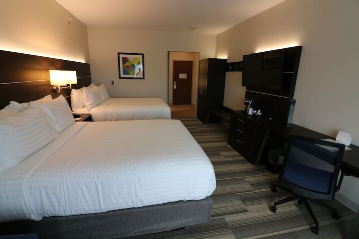 Room 28 of 41
