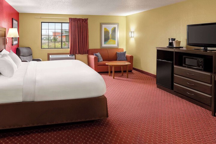 Room 11 of 35