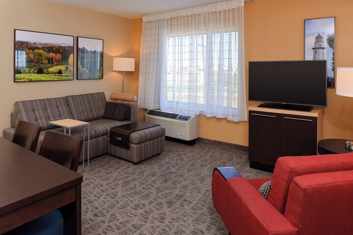 Room 13 of 19