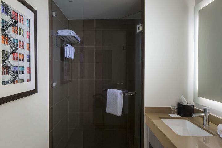 Room 28 of 46