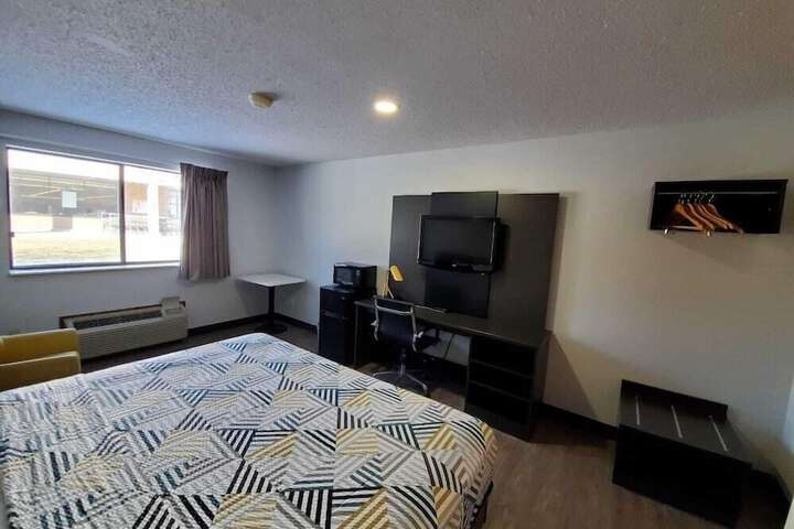 Motel 6 Kewanee IL