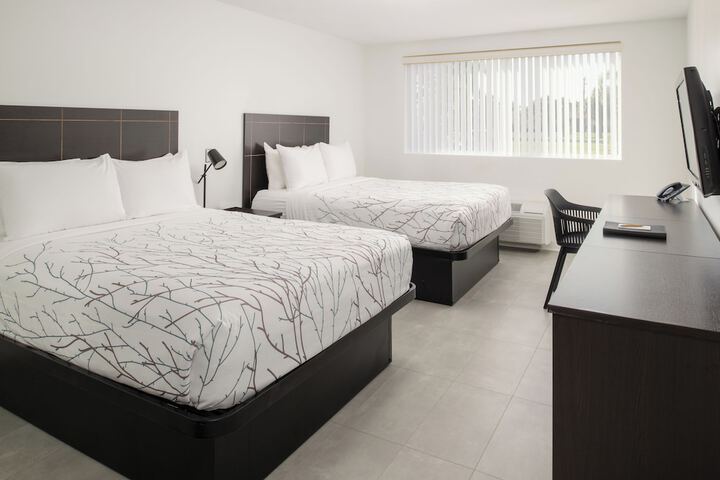 Casey Key Resorts - Mainland