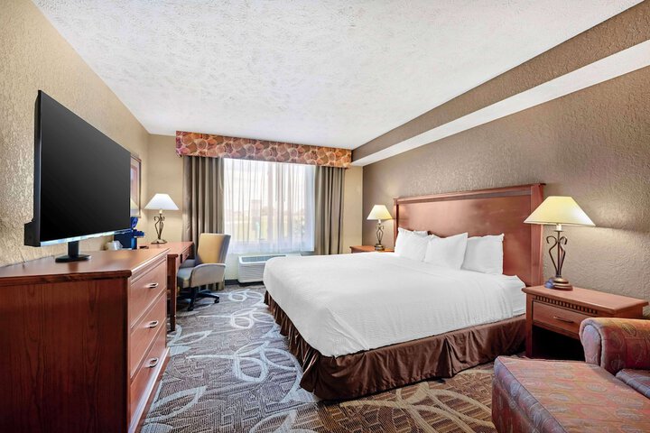Room 33 of 54
