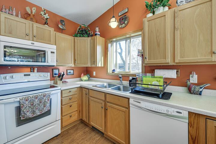 Lake Wissota Home w / Private Dock + Fire Pit!