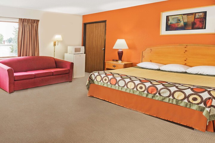 Room 18 of 49