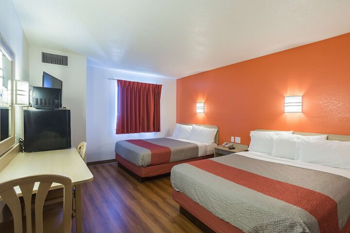 Room 19 of 34