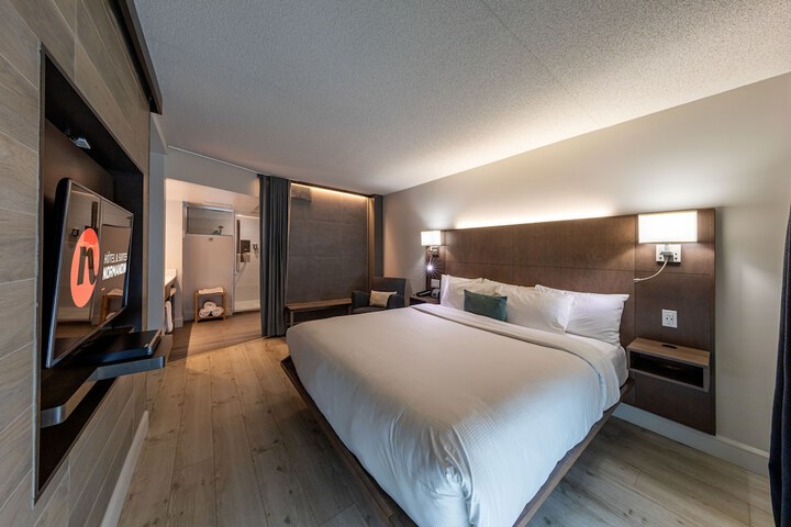 Room 53 of 137