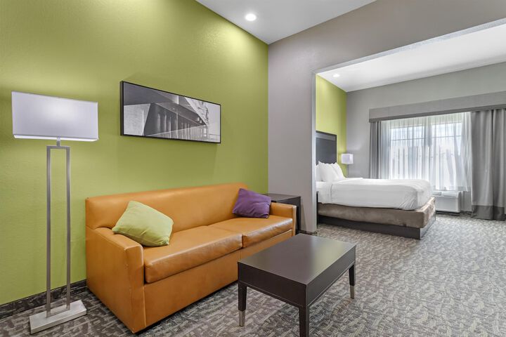 Best Western Plus Bay City Inn & Suites