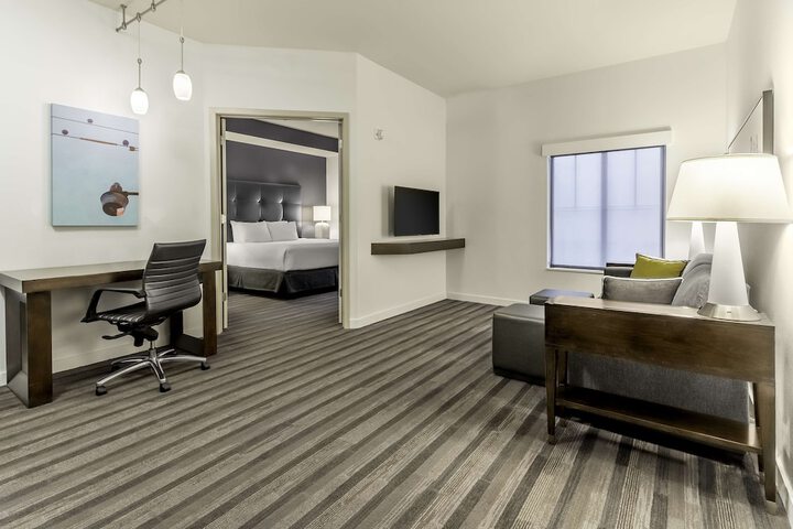 Room 17 of 51