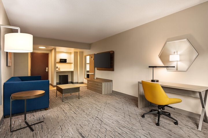 Room 18 of 32