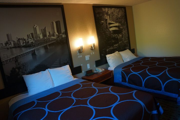 Room 16 of 43