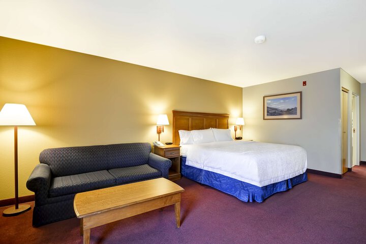 Room 17 of 27