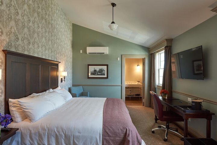 The Groton Inn