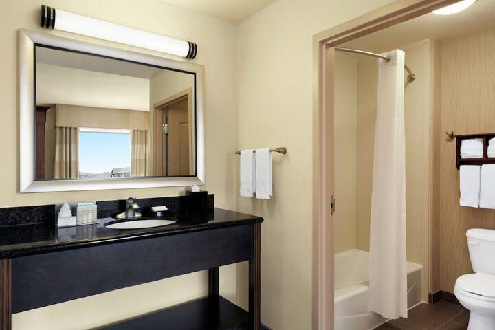 Room 15 of 34