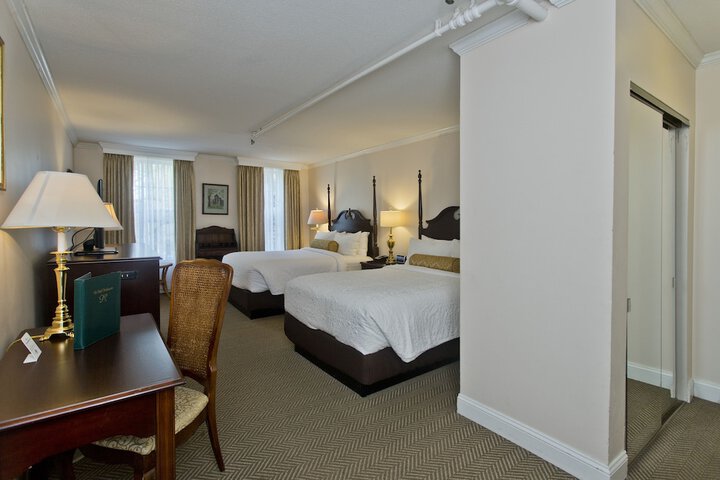 Room 33 of 47