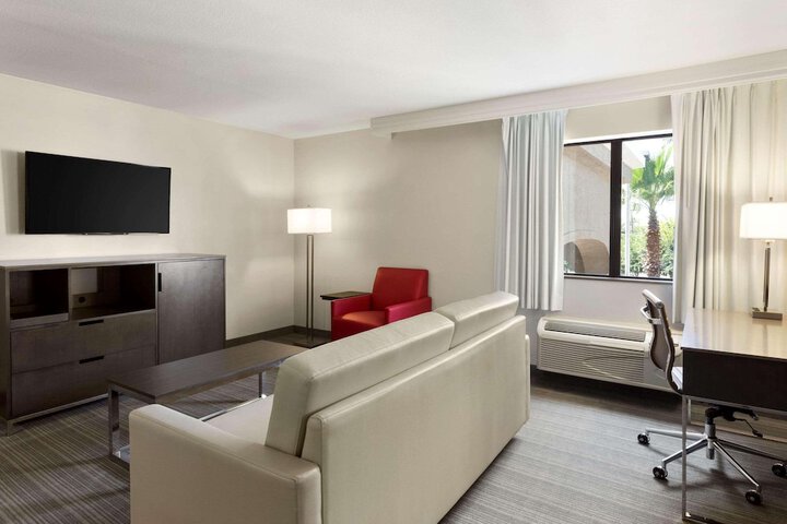 Room 12 of 20
