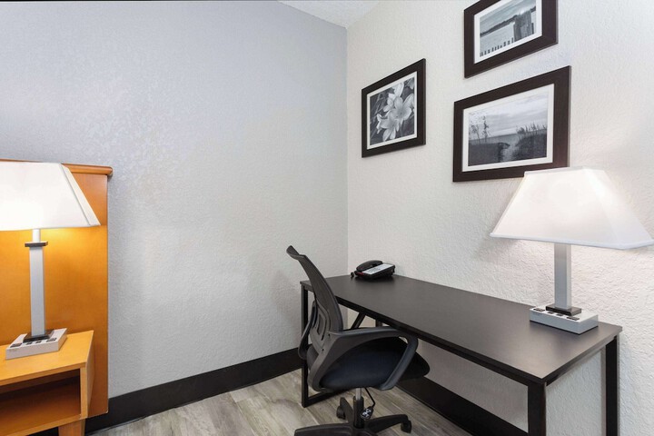 Room 26 of 42