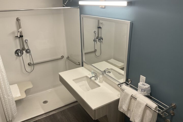 Room 28 of 50