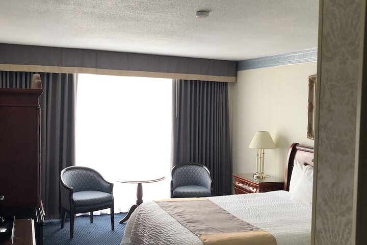 Room 28 of 53