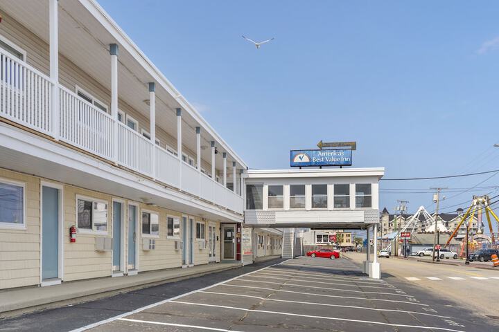 Hotel 2 of 73