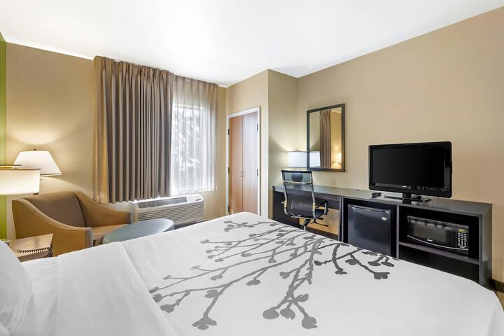 Sleep Inn & Suites Redmond