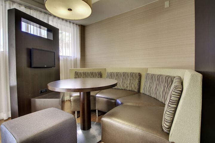 Courtyard by Marriott San Diego Del Mar / Solana Beach