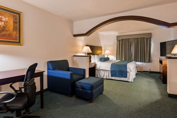 Room 9 of 28