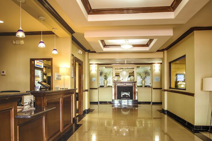 Hotel 4 of 42
