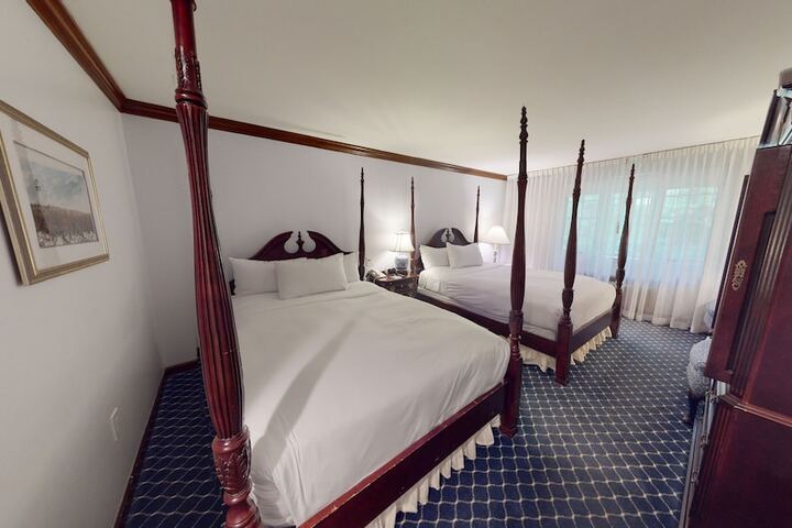Room 16 of 38