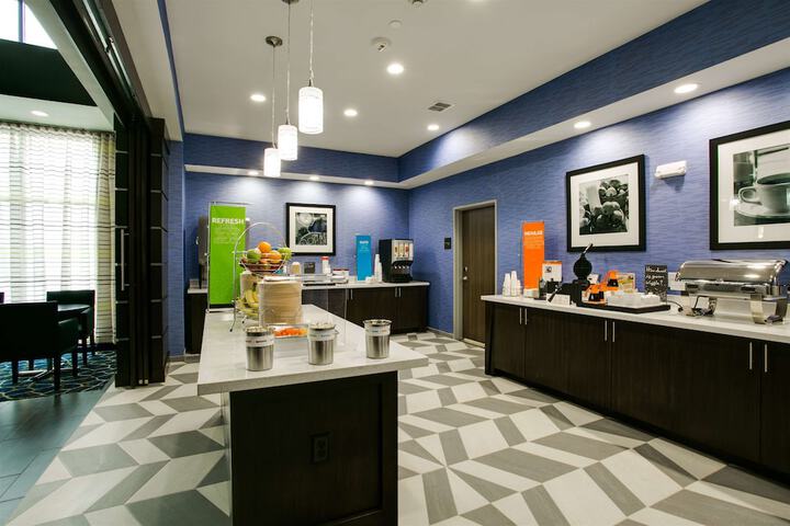 Hampton Inn & Suites Dallas / Ft. Worth Airport South