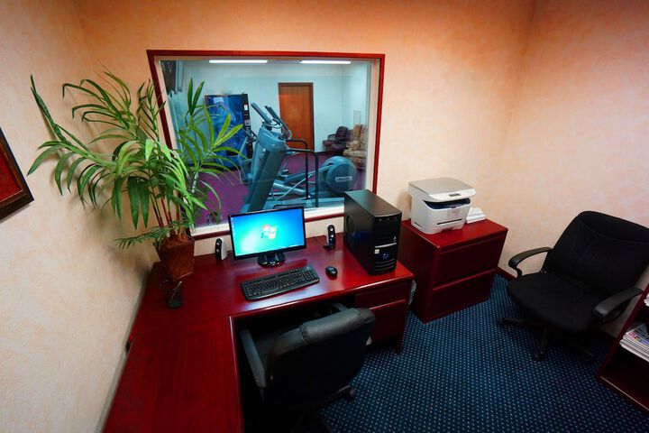 Business Center 37 of 38