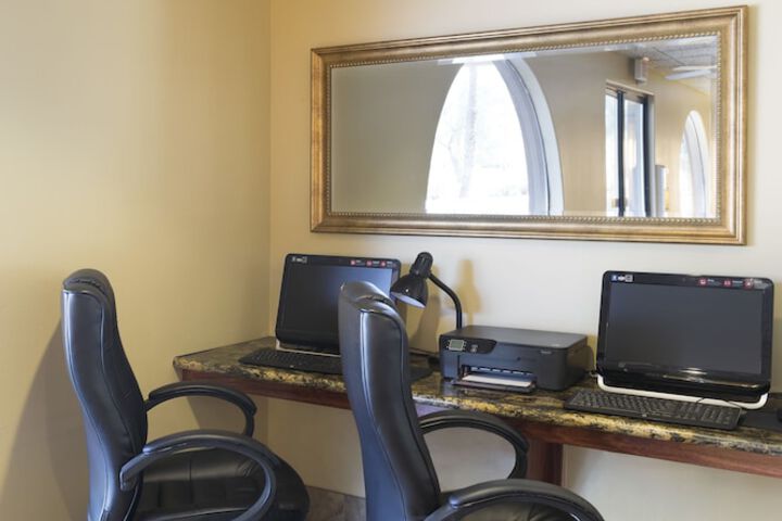 Business Center 46 of 61