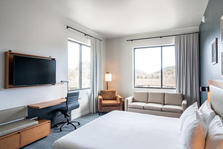 Room 12 of 14