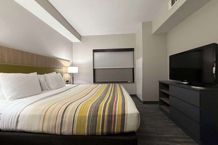 Room 28 of 86