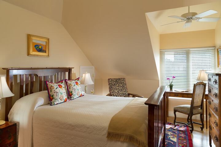 Room 32 of 41